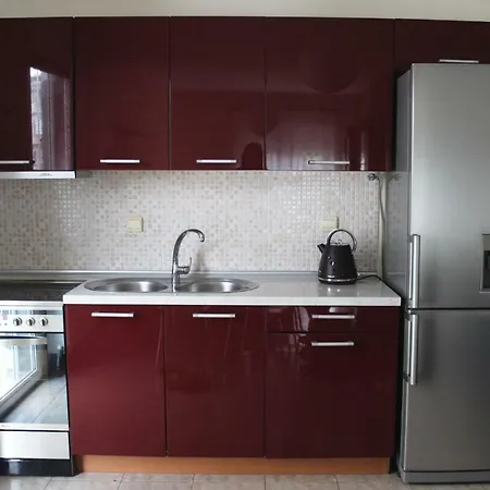 Bright & Quiet Two Bedroom House Apartmán *