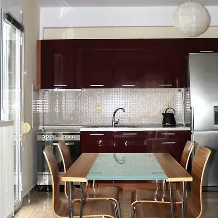 Bright & Quiet Two Bedroom House Kavala